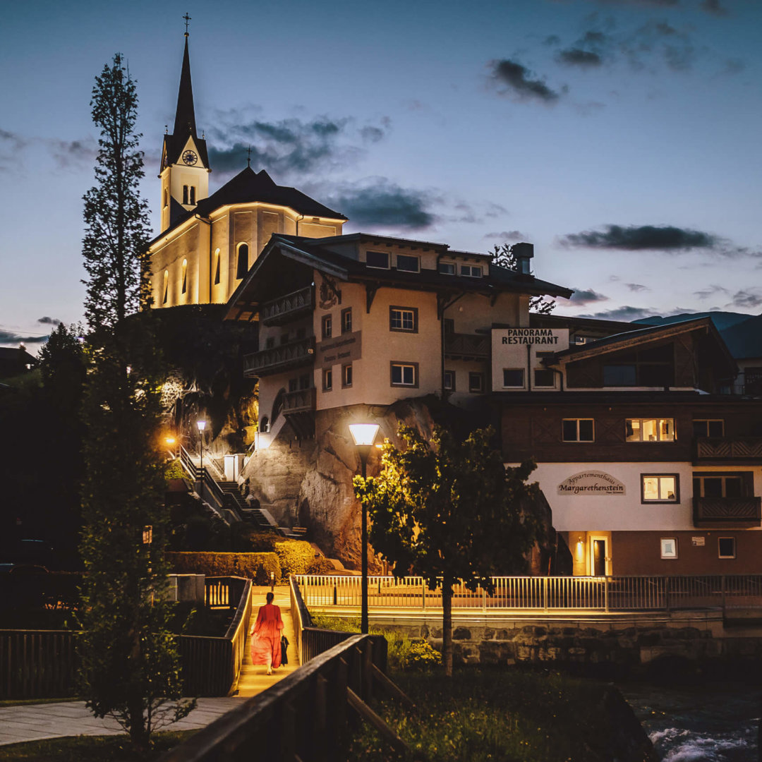 Kirchbichl Kaprun bei Nacht